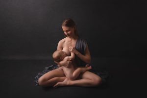 brisbane-motherhood-photography-photographer-breastfeeding