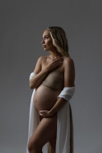 maternity-pregnancy-photographer-brisbane-studio