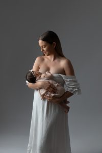 newborn motherhood photos